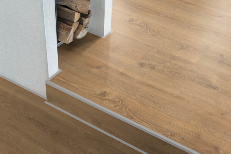 EGGER Natural Waltham Oak   Laminált padló