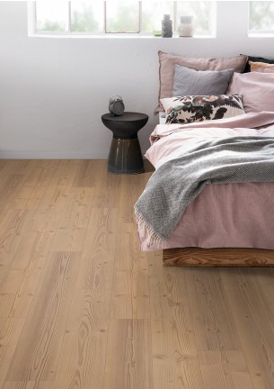 EGGER Dark Inverey Pine Laminált Padló